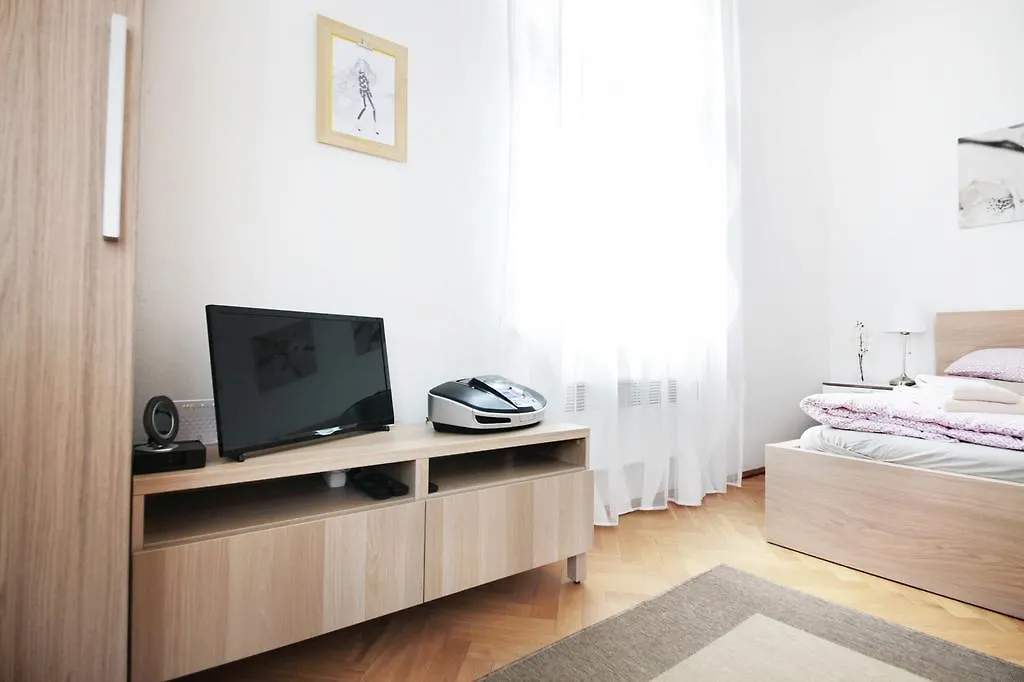 براغ Angel City Aparthotel